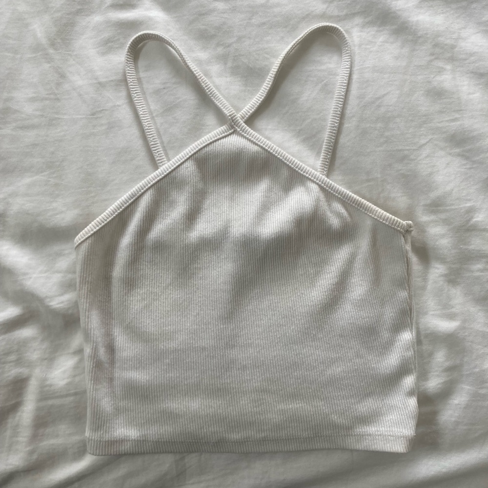 Criss cross cropped tank top